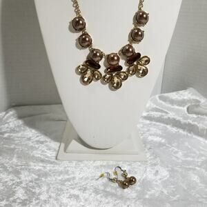 Erica Lyons 20" statement necklace with 3"extension 4.1718